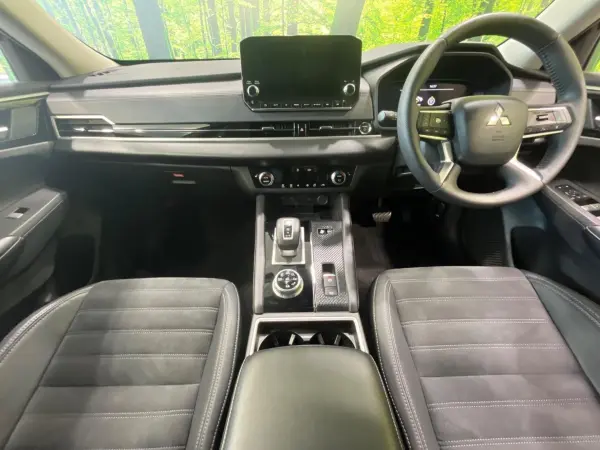 2022 Mitsubishi Outlander — photo 2 | Tuminion Kenya