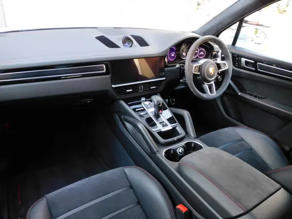2021 Porsche Cayenne — photo 8 | Tuminion Kenya