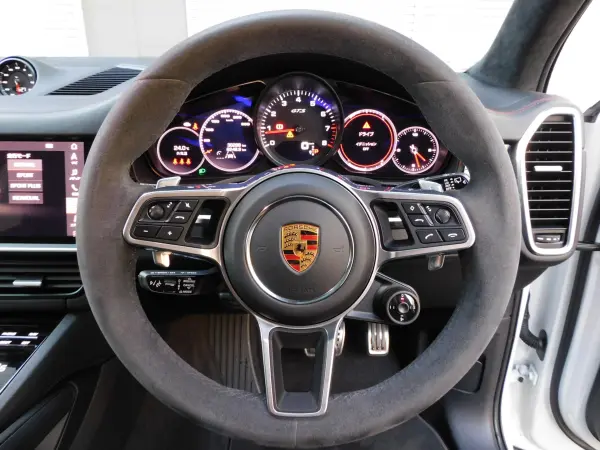 2021 Porsche Cayenne — photo 9 | Tuminion Kenya