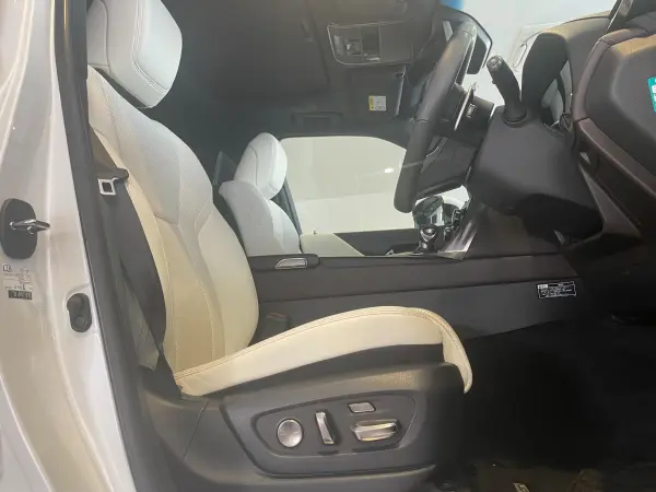2024 Lexus Lx — photo 8 | Tuminion Kenya
