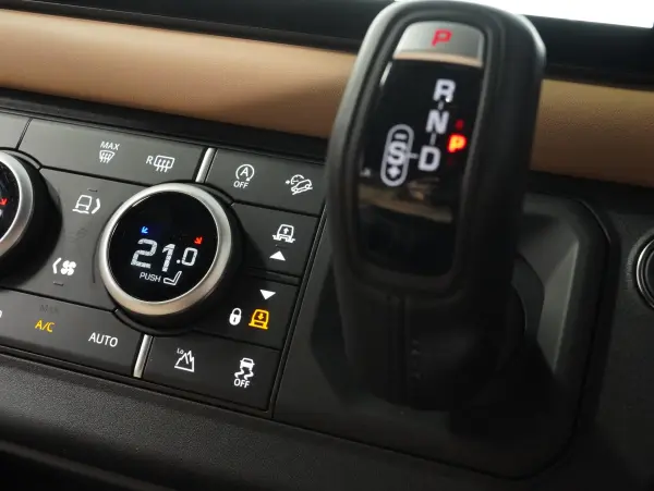 2025 Landrover Defender — photo 7 | Tuminion Kenya