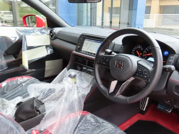 2025 Nissan Gt-r — photo 2 | Tuminion Kenya