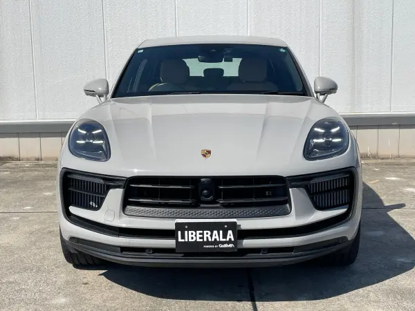 2021 Porsche Macan — photo 9 | Tuminion Kenya