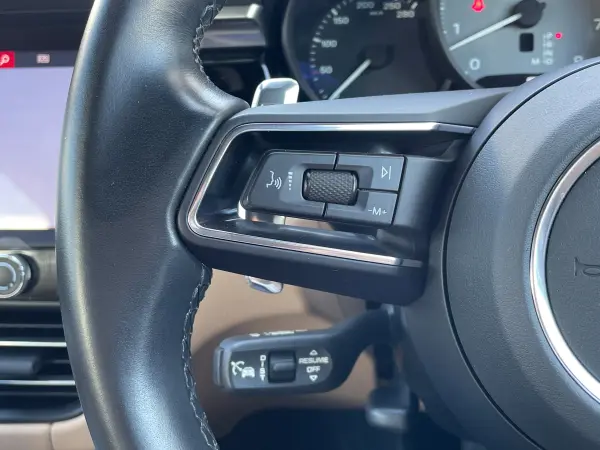 2021 Porsche Macan — photo 7 | Tuminion Kenya
