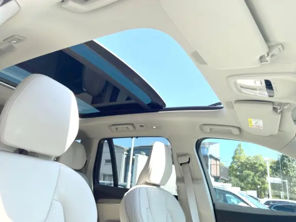 2025 Volvo Xc90 — photo 8 | Tuminion Kenya