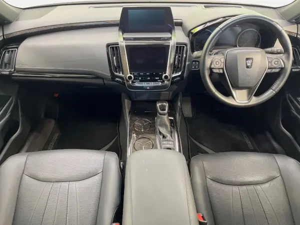 2019 Toyota Crown — photo 2 | Tuminion Kenya