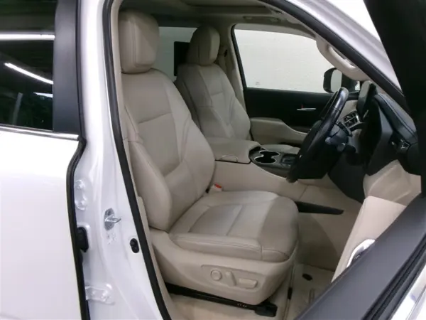 2023 Toyota Landrcuiser 300 — photo 8 | Tuminion Kenya