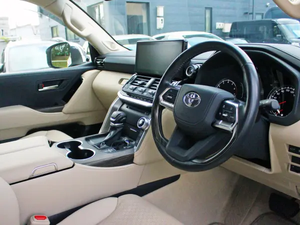 2023 Toyota Landrcuiser 300 — photo 7 | Tuminion Kenya