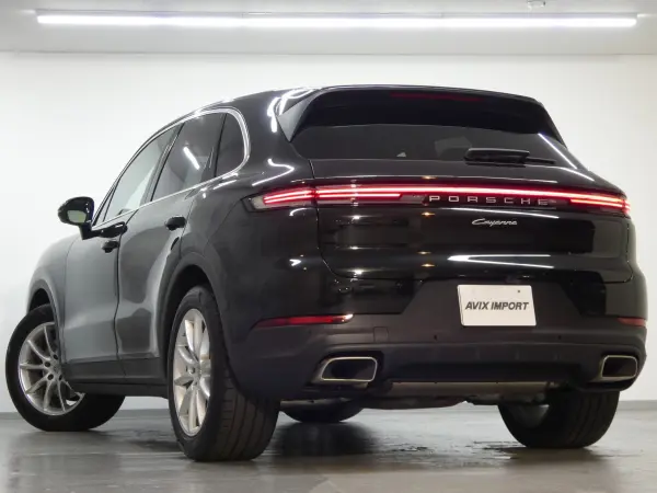2024 Porsche Cayenne — photo 2 | Tuminion Kenya