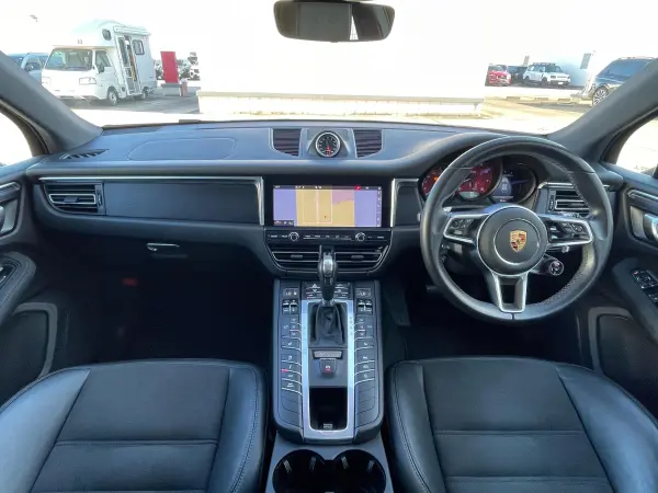2021 Porsche Macan — photo 2 | Tuminion Kenya