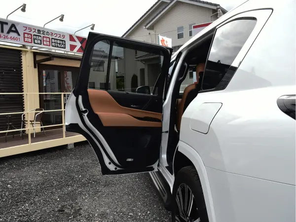 2023 Lexus Lx — photo 9 | Tuminion Kenya