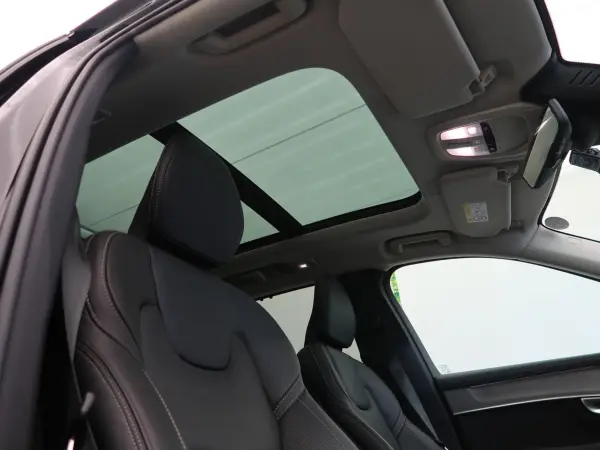 2025 Volvo Xc90 — photo 7 | Tuminion Kenya