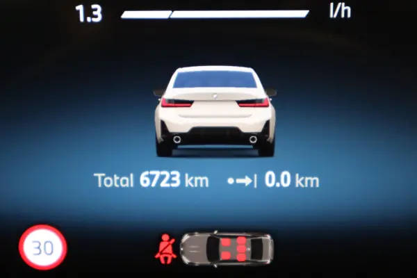 2025 Bmw 3 Series — photo 8 | Tuminion Kenya