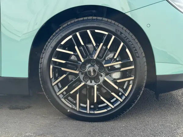 2025 Mini Cooper — photo 1