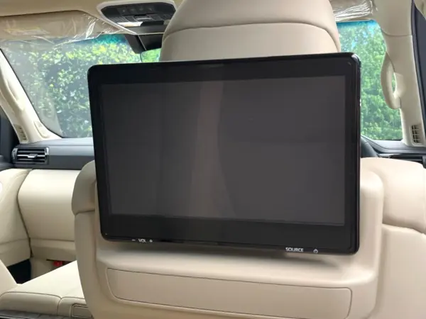 2023 Toyota Landrcuiser 300 — photo 8 | Tuminion Kenya