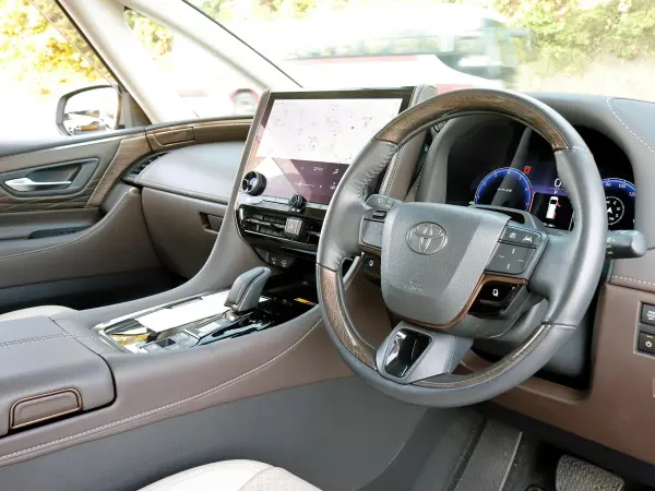 2023 Toyota Alphard — photo 7 | Tuminion Kenya