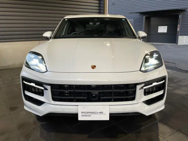 2024 Porsche Cayenne — photo 2 | Tuminion Kenya