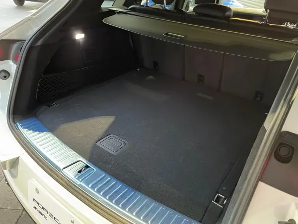 2024 Porsche Cayenne — photo 8 | Tuminion Kenya