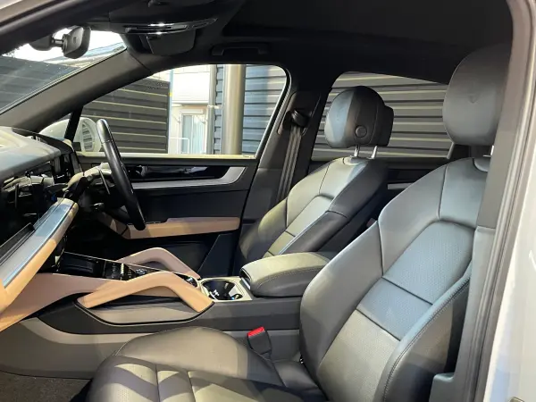 2024 Porsche Cayenne — photo 9 | Tuminion Kenya