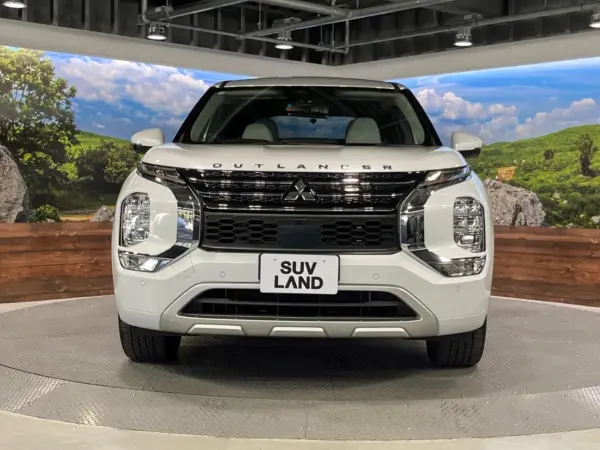 2023 Mitsubishi Outlander — photo 9 | Tuminion Kenya
