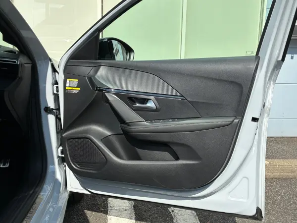 2025 Peugeot 208 — photo 9 | Tuminion Kenya
