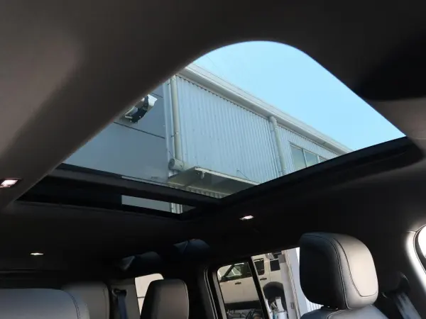 2023 Landrover Defender — photo 3 | Tuminion Kenya