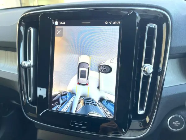 2024 Volvo Xc40 — photo 8 | Tuminion Kenya