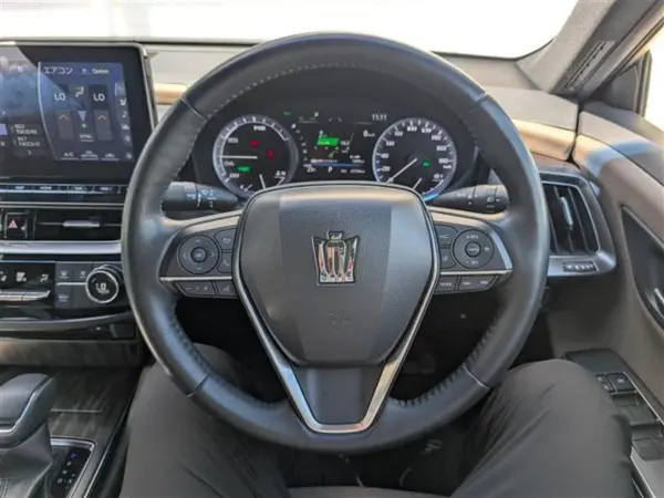 2022 Toyota Crown — photo 2 | Tuminion Kenya
