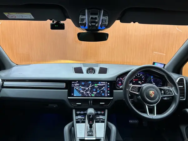 2023 Porsche Cayenne — photo 2 | Tuminion Kenya