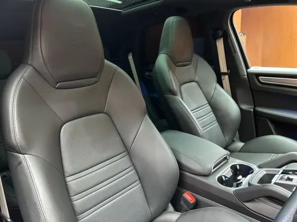 2023 Porsche Cayenne — photo 7 | Tuminion Kenya