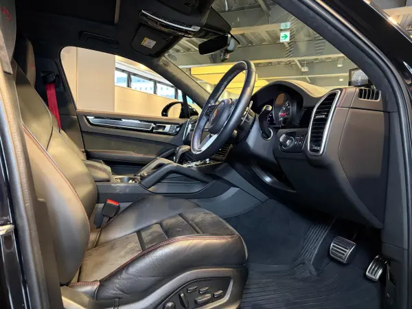 2022 Porsche Cayenne — photo 9 | Tuminion Kenya