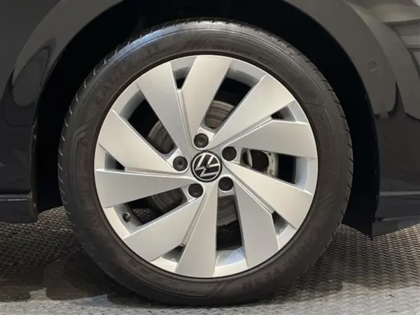 2022 Volkswagen Golf — photo 8 | Tuminion Kenya