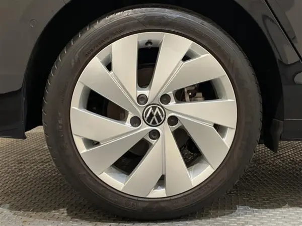 2022 Volkswagen Golf — photo 9 | Tuminion Kenya