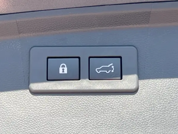 2023 Subaru Legacy Outback — photo 3 | Tuminion Kenya