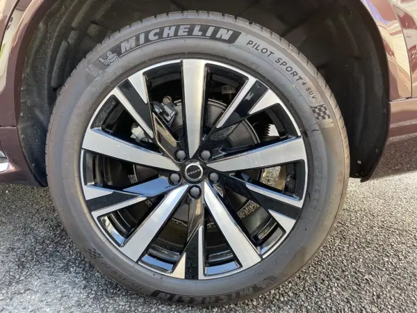 2025 Volvo Xc90 — photo 8 | Tuminion Kenya