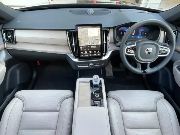2025 Volvo Xc90 — photo 2 | Tuminion Kenya
