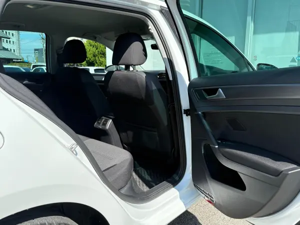 2019 Volkswagen Golf — photo 9 | Tuminion Kenya