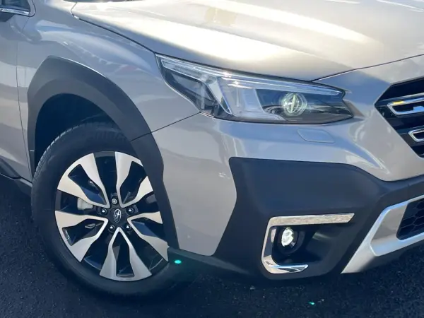 2025 Subaru Legacy Outback — photo 8 | Tuminion Kenya