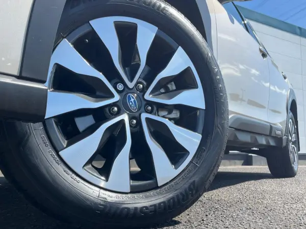 2025 Subaru Legacy Outback — photo 9 | Tuminion Kenya