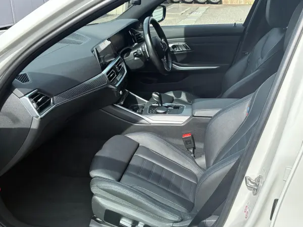 2022 Bmw 3 Series — photo 2 | Tuminion Kenya