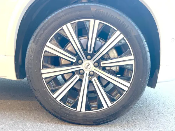 2022 Volvo Xc90 — photo 8 | Tuminion Kenya