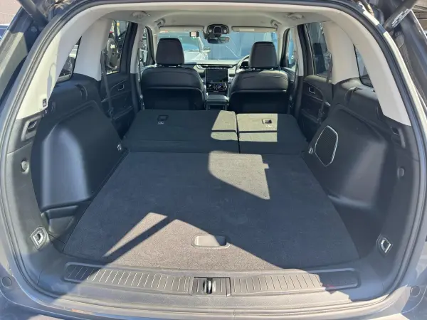 2023 Jeep Grand Cherokee — photo 8 | Tuminion Kenya