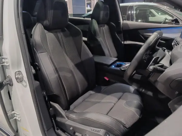2022 Peugeot 5008 — photo 9 | Tuminion Kenya