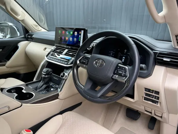 2025 Toyota Landrcuiser 300 — photo 9 | Tuminion Kenya