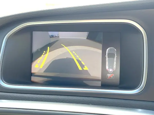 2019 Volvo V40 — photo 8 | Tuminion Kenya