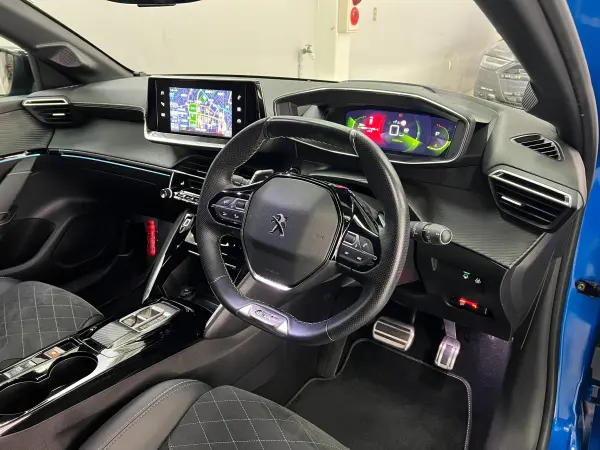 2022 Peugeot 208 — photo 1