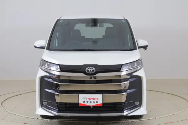 2023 Toyota Noah — photo 9 | Tuminion Kenya