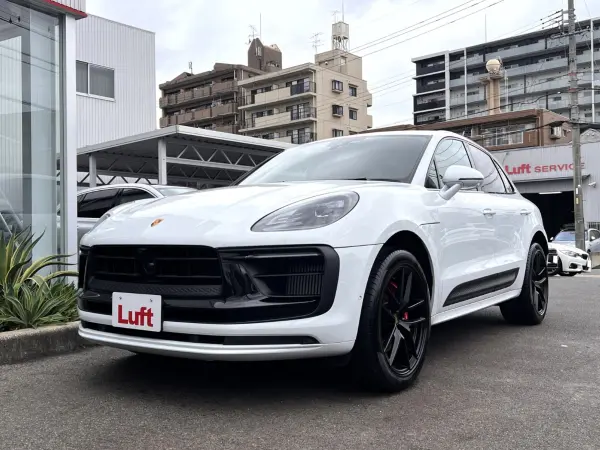 2024 Porsche Macan — photo 1