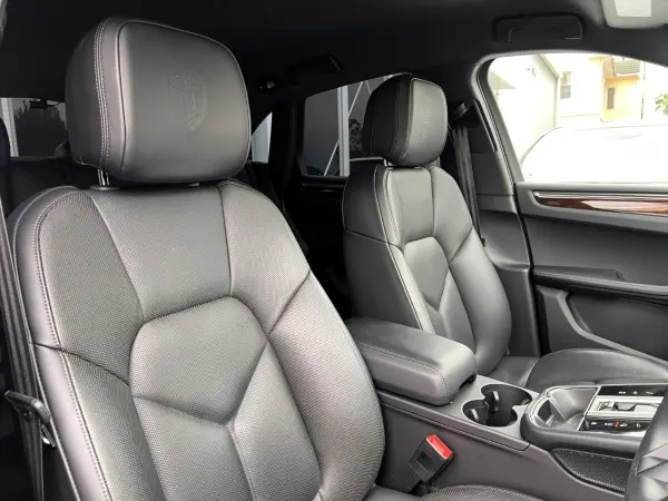2024 Porsche Macan — photo 9 | Tuminion Kenya