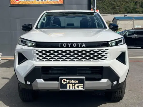 2026 Toyota Hilux — photo 1